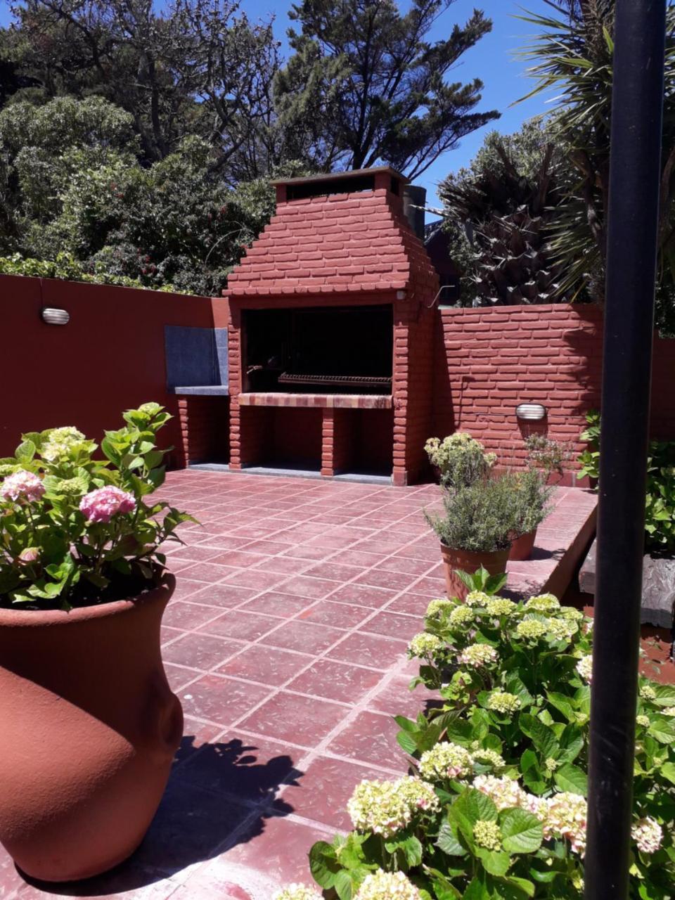 Posada De La Villa Villa Gesell Eksteriør billede